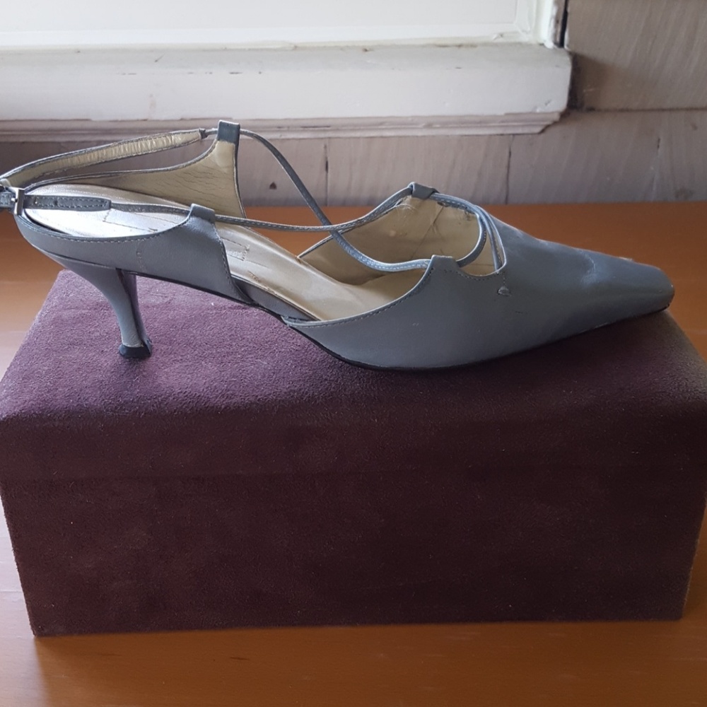 Shoes - Picture 3 of 7